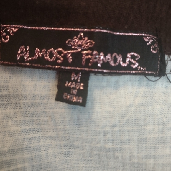 Almost famous sleeveless beaded size medium blouse shirt top - Picture 3 of 4